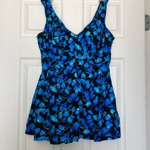 Maxine of Hollywood. NWOT swim dress black w blues. padded bra inset shorts.